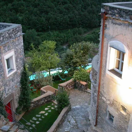 Sleeps 4 Pool Access Mountain Views Colletta