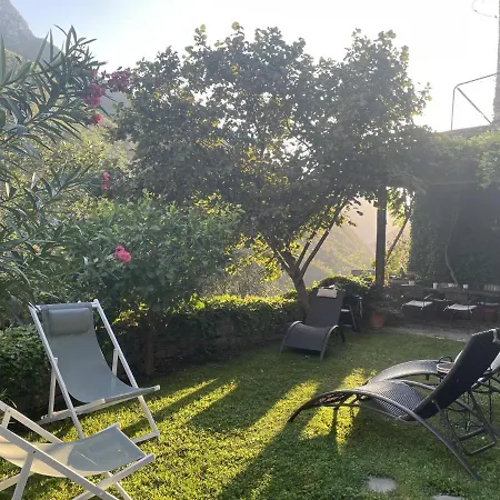 Feriehus Sleeps 4 Pool Access Mountain Views