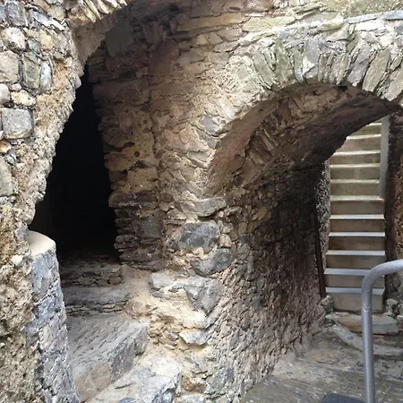 Stunning Medieval Mountain Retreat With Pool Colletta