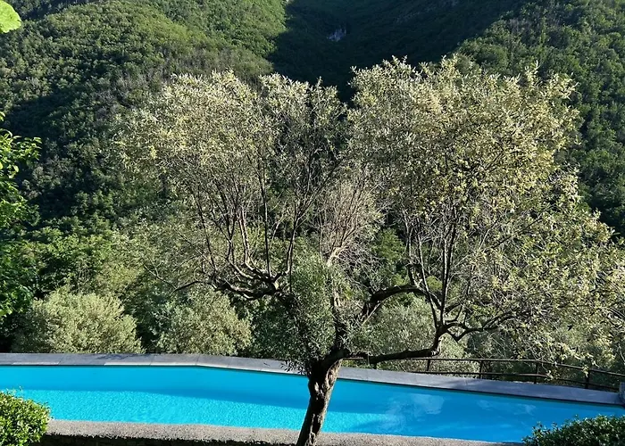 Stunning Medieval Mountain Retreat With Pool Semesterbostad